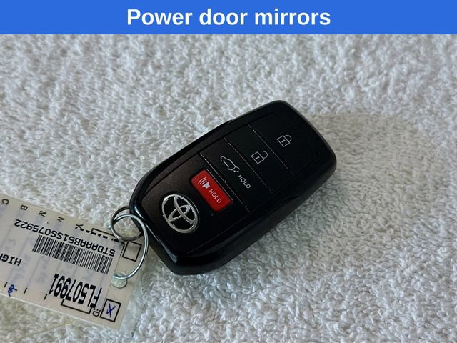 Used 2025 Toyota Grand Highlander AWD image 31