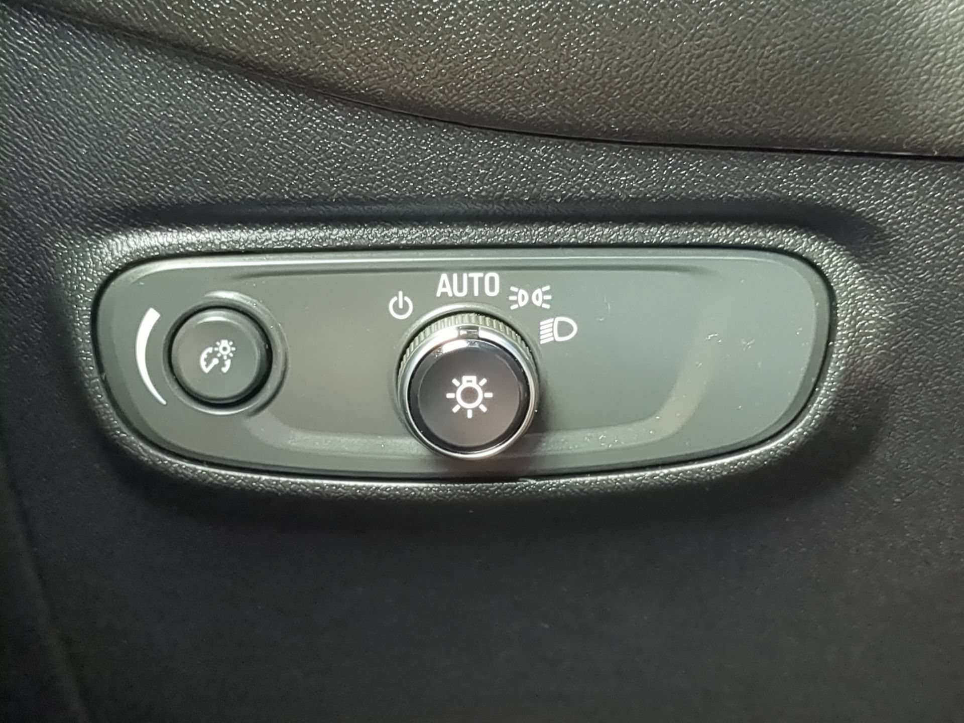 Used 2019 Chevrolet Equinox LT w/ Driver Convenience Package FWD image 63