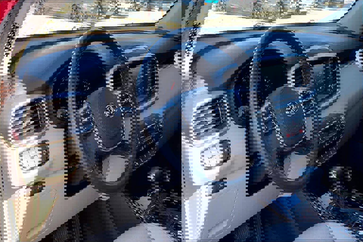 Used 2020 Kia Sorento EX image 17