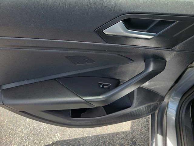 Used 2019 Volkswagen Jetta SE w/ Cold Weather Package FWD image 13