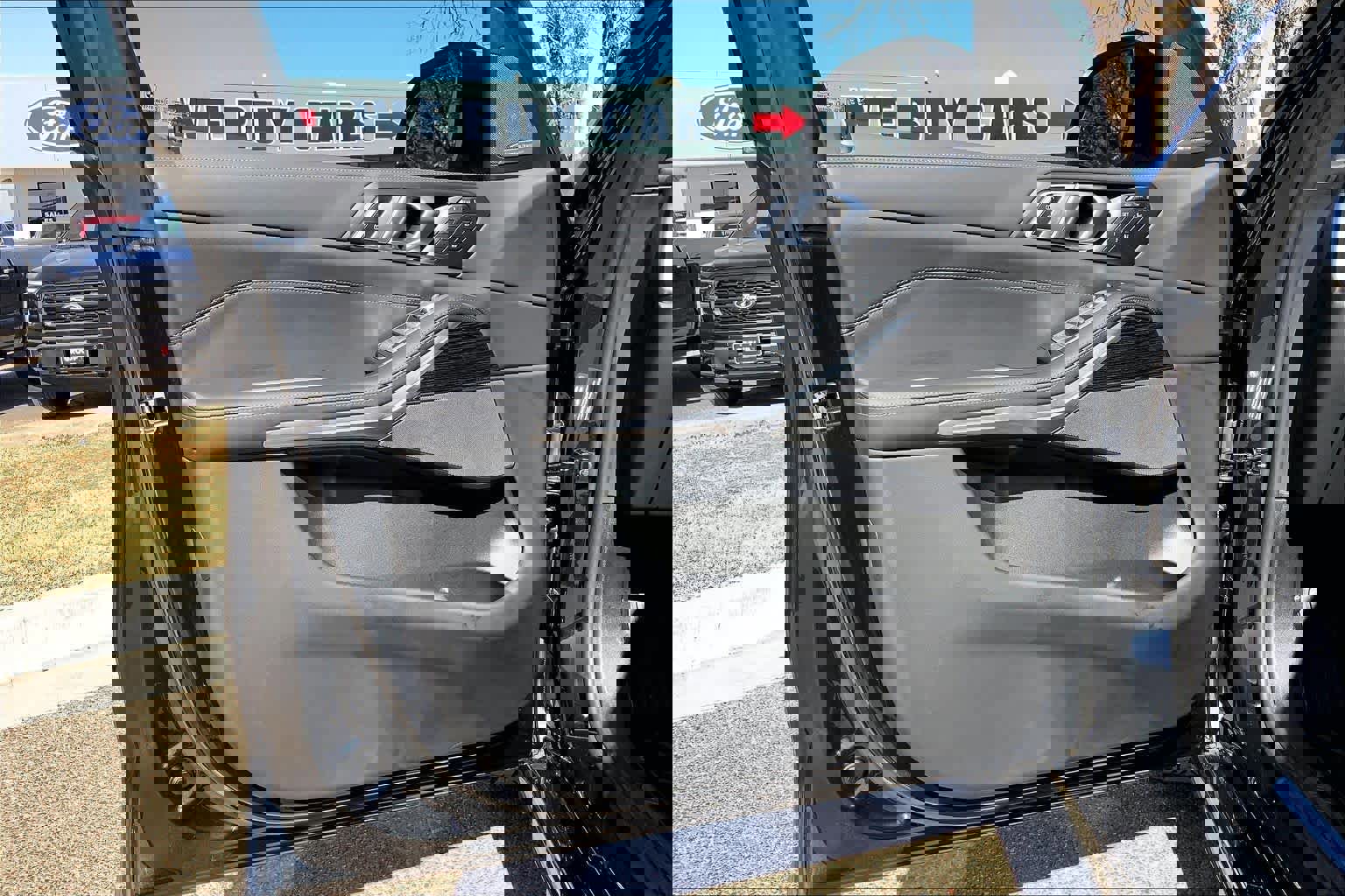 Used 2025 BMW X7 xDrive40i w/ Executive Package image 21