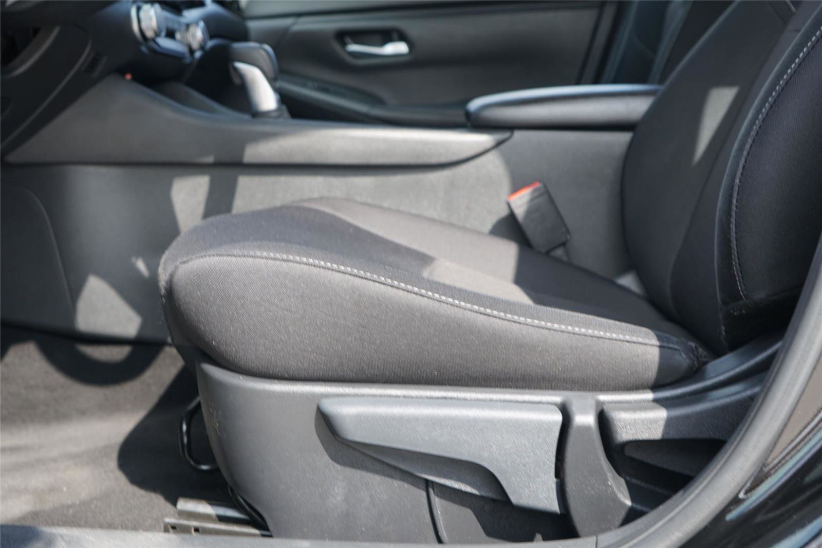 Used 2024 Nissan Sentra SV FWD image 21