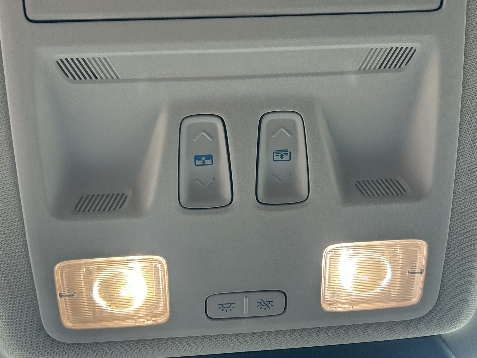 Certified 2020 Ford Escape Titanium AWD/4WD image 27