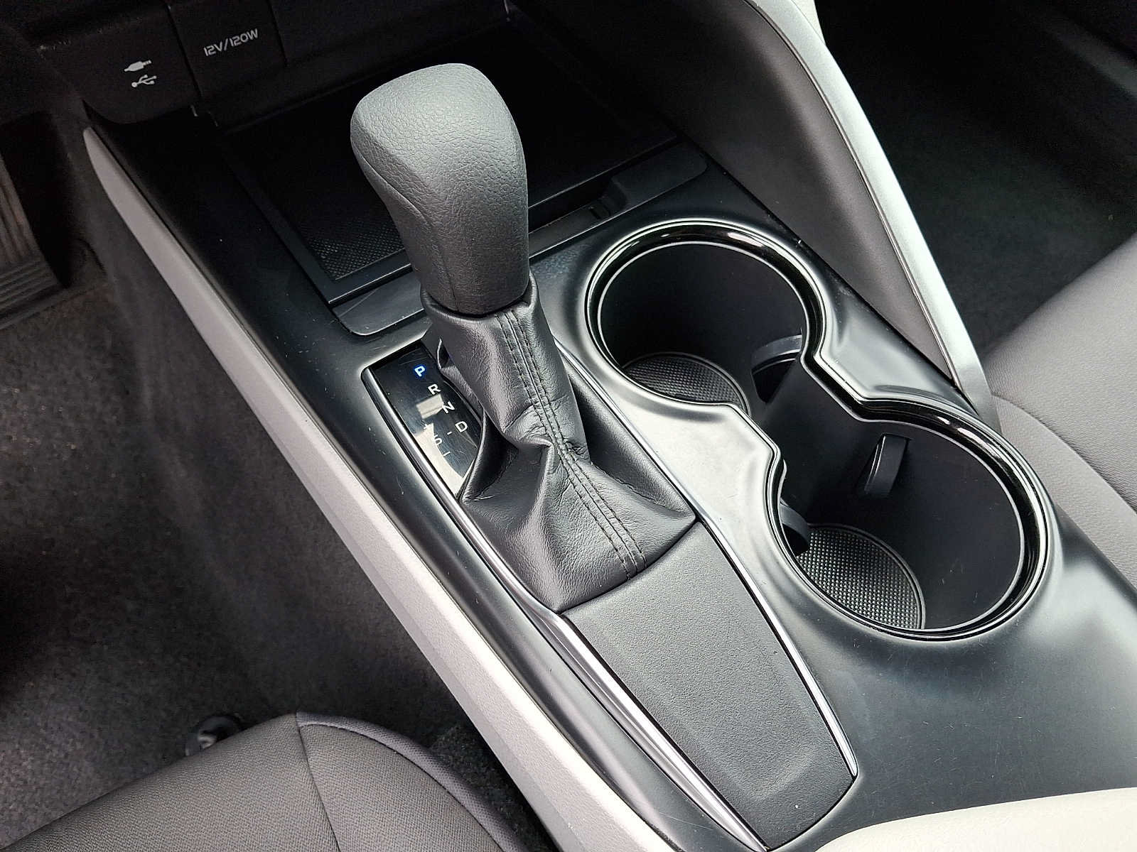 Used 2019 Toyota Camry LE FWD image 14