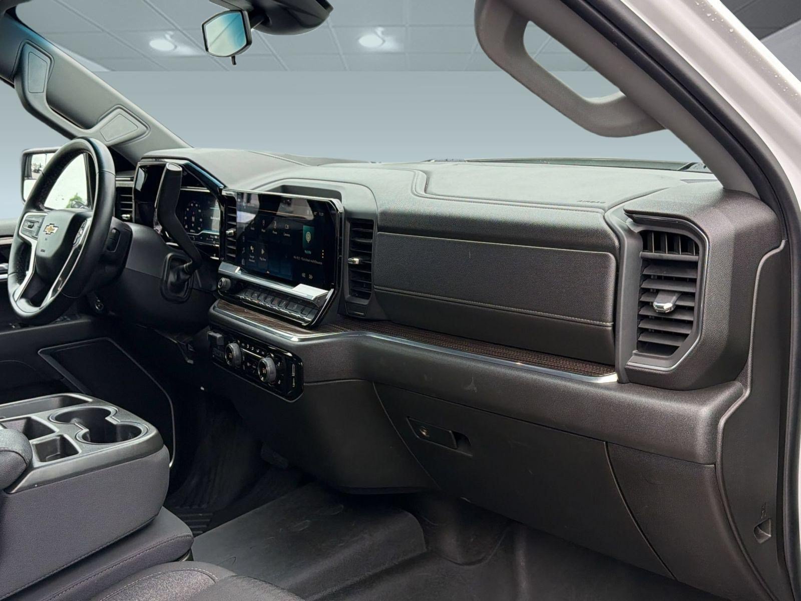 Used 2023 Chevrolet Silverado 1500 LT AWD/4WD image 29