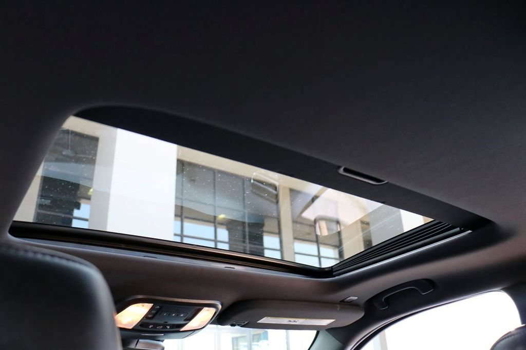 Used 2024 Dodge Durango GT RWD image 25