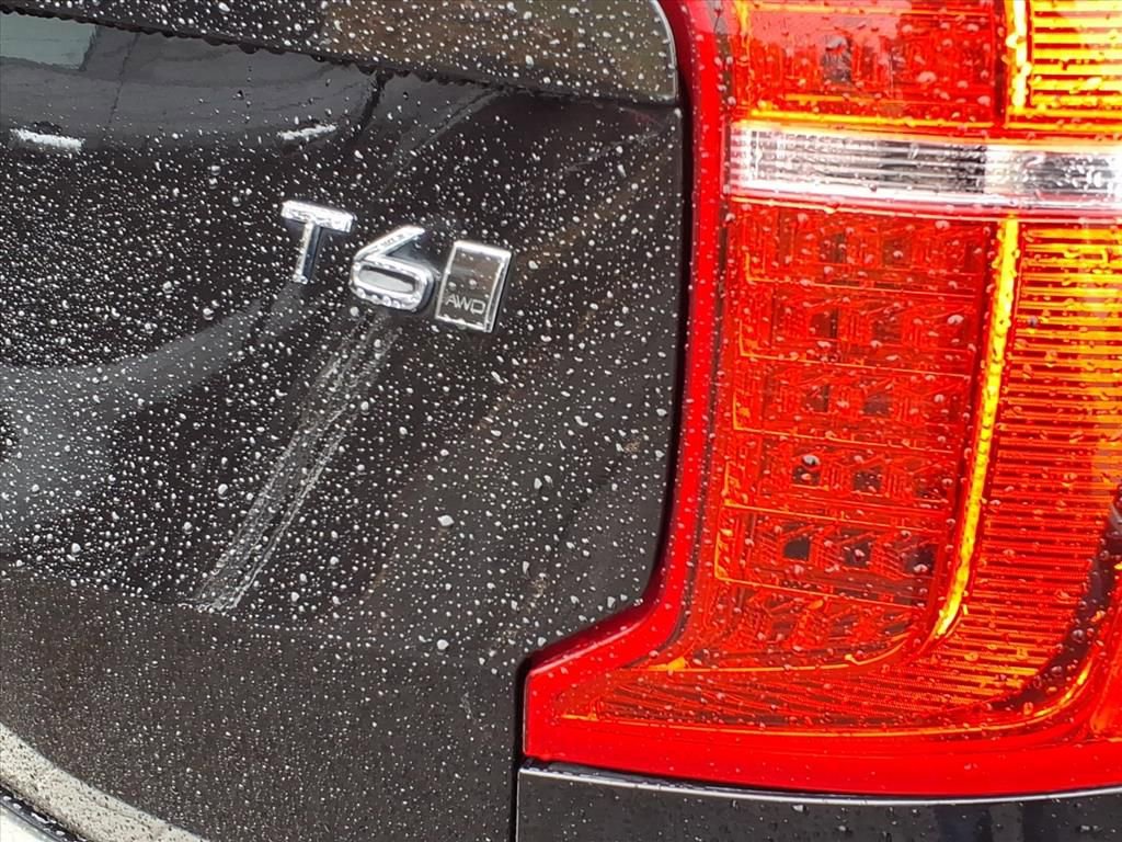 Used 2017 Volvo XC90 T6 Momentum w/ Vision Package image 7