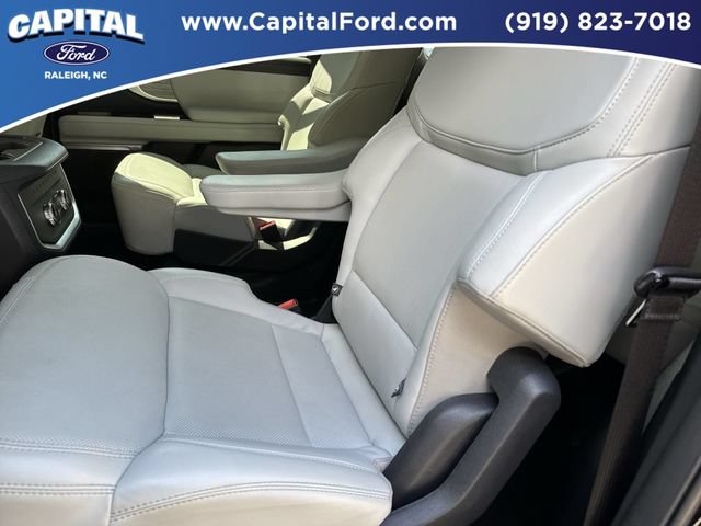Certified 2025 Ford Expedition Max Platinum w/ Driver's Package AWD/4WD image 18