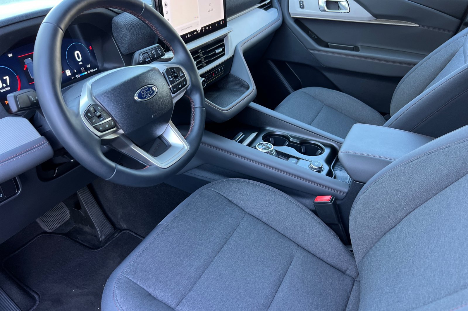 Certified 2025 Ford Explorer Active AWD/4WD image 12