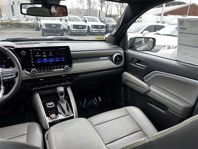 Used 2023 Chevrolet Colorado ZR2 w/ ZR2 Convenience Package III image 17