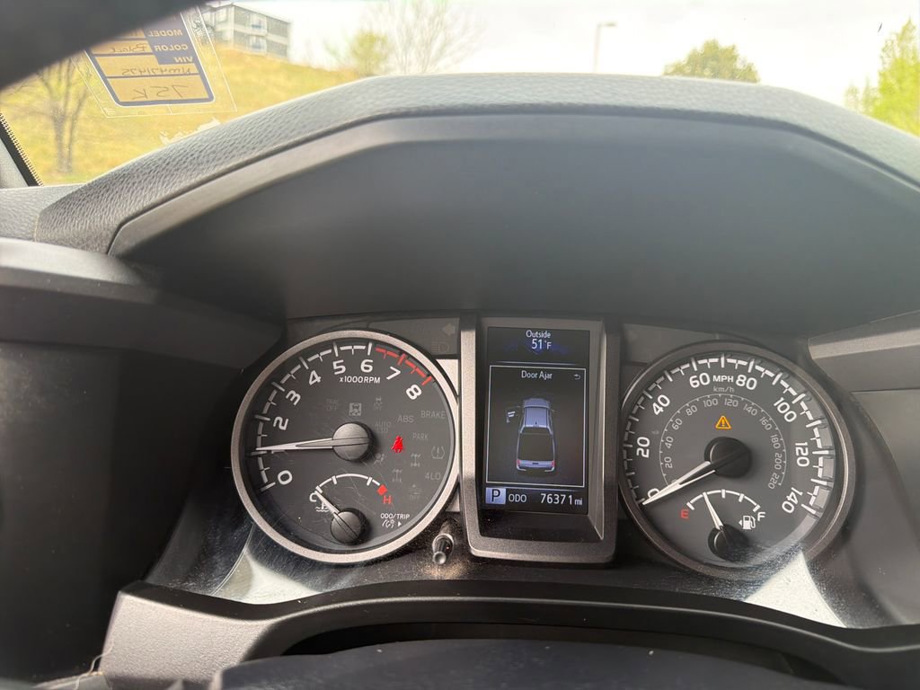 Used 2022 Toyota Tacoma TRD Sport w/ Technology Package AWD/4WD image 14