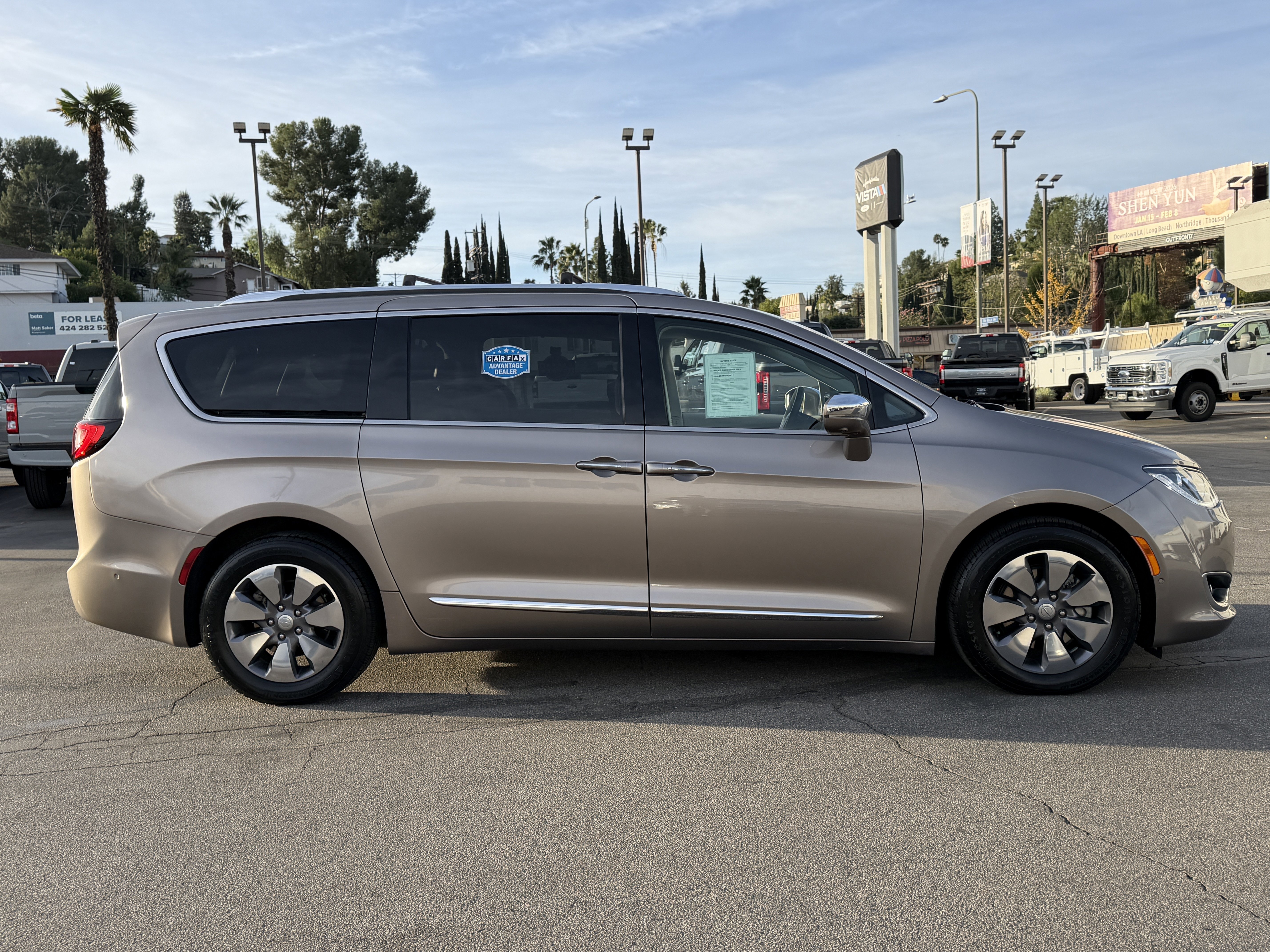 Used 2018 Chrysler Pacifica Limited w/ Advanced Safetytec Group image 8