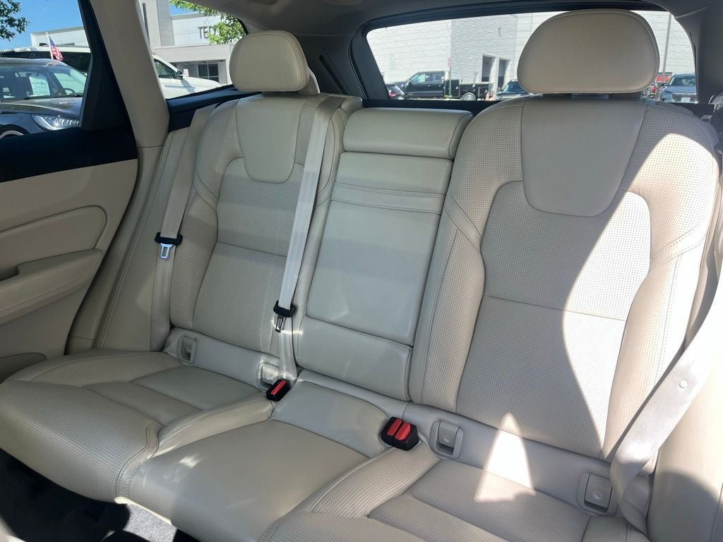 Used 2018 Volvo XC60 T6 Inscription w/ Luxury Seat Package AWD/4WD image 15