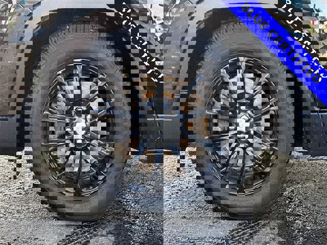 Used 2019 Jeep Cherokee Latitude Plus w/ Comfort/Convenience Group image 6