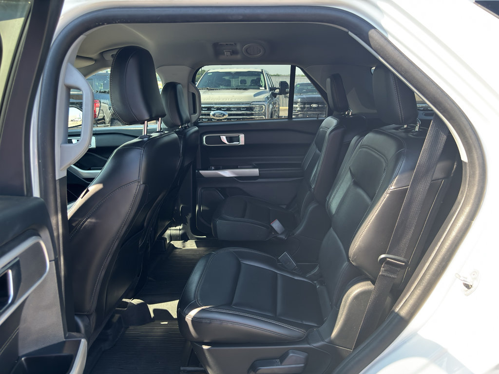 Certified 2022 Ford Explorer XLT w/ Equipment Group 202A RWD image 13