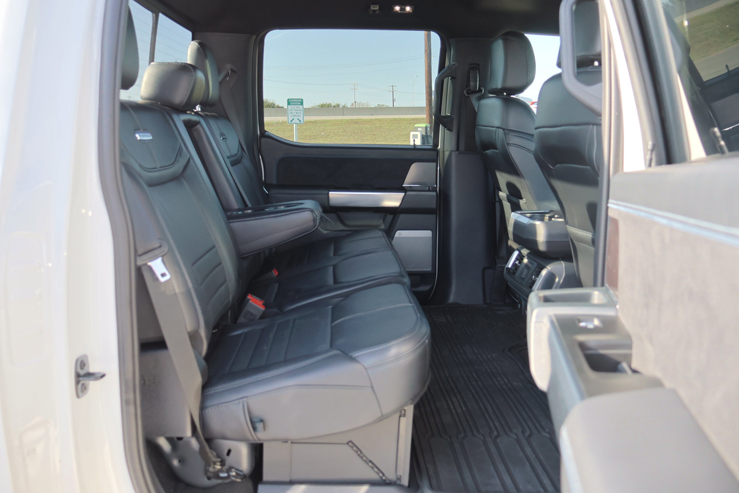 Certified 2025 Ford F150 Platinum w/ FX4 Off-Road Package image 34