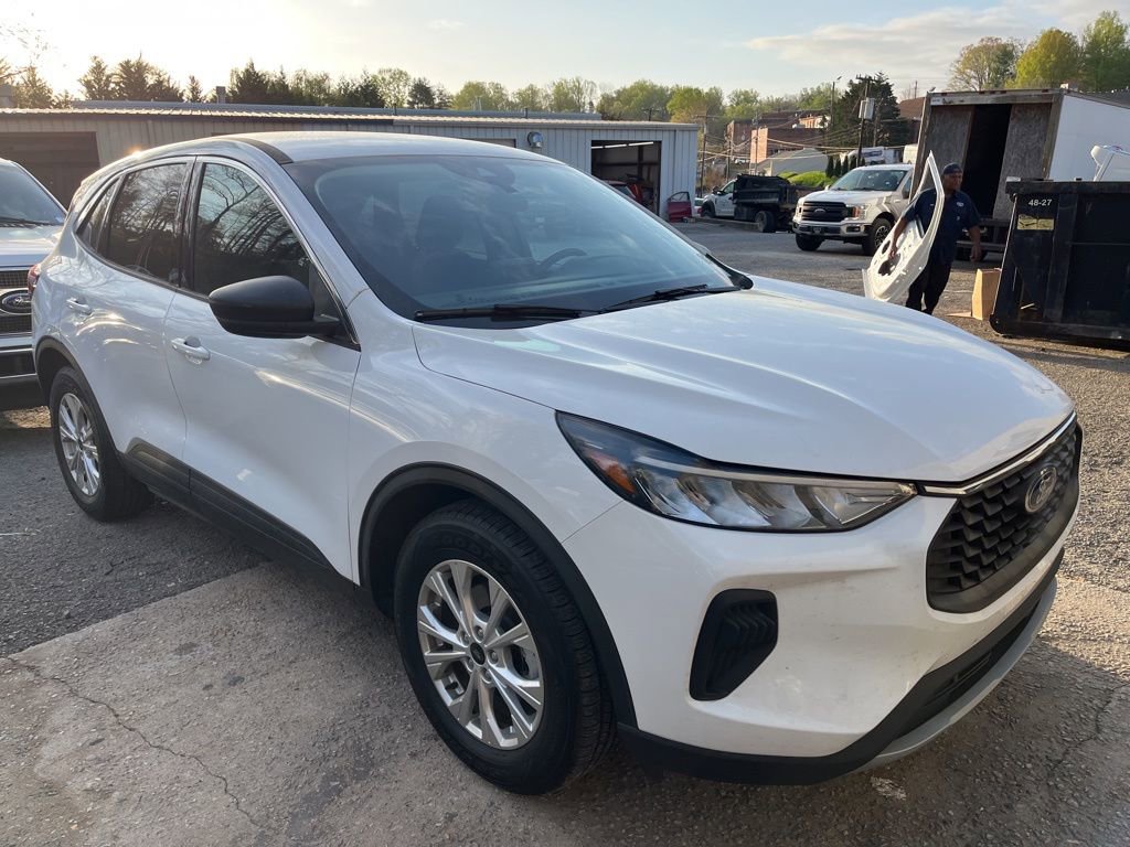 Certified 2023 Ford Escape Active w/ Cold Weather Package image 15