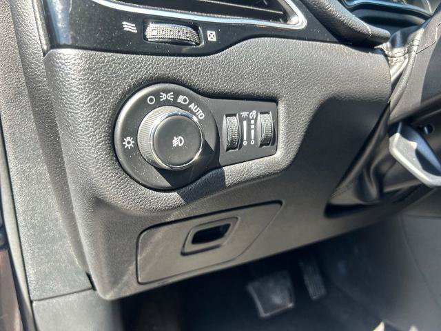 Used 2020 Jeep Cherokee Latitude Plus FWD image 17