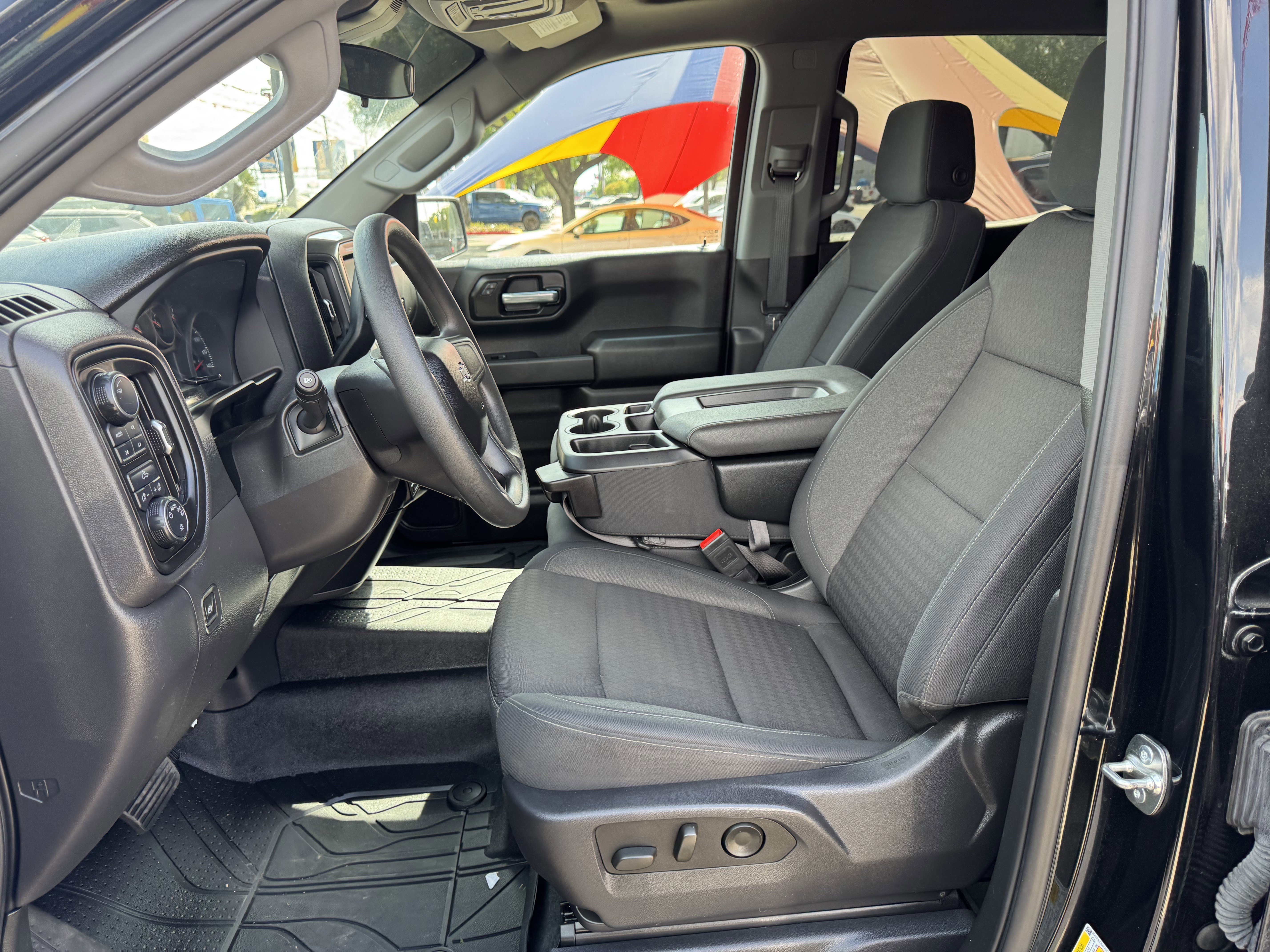 Used 2025 Chevrolet Silverado 1500 Custom Trail Boss w/ LPO, Dark Essentials Package image 19