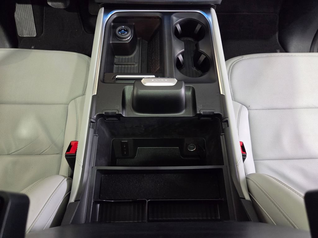 Certified 2025 Ford Expedition Platinum image 26