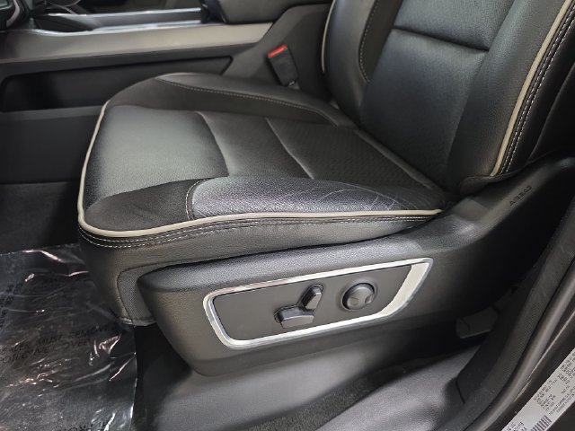 Used 2024 RAM 1500 Laramie AWD/4WD image 29