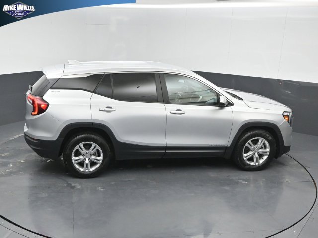 Used 2022 GMC Terrain SLE FWD image 16