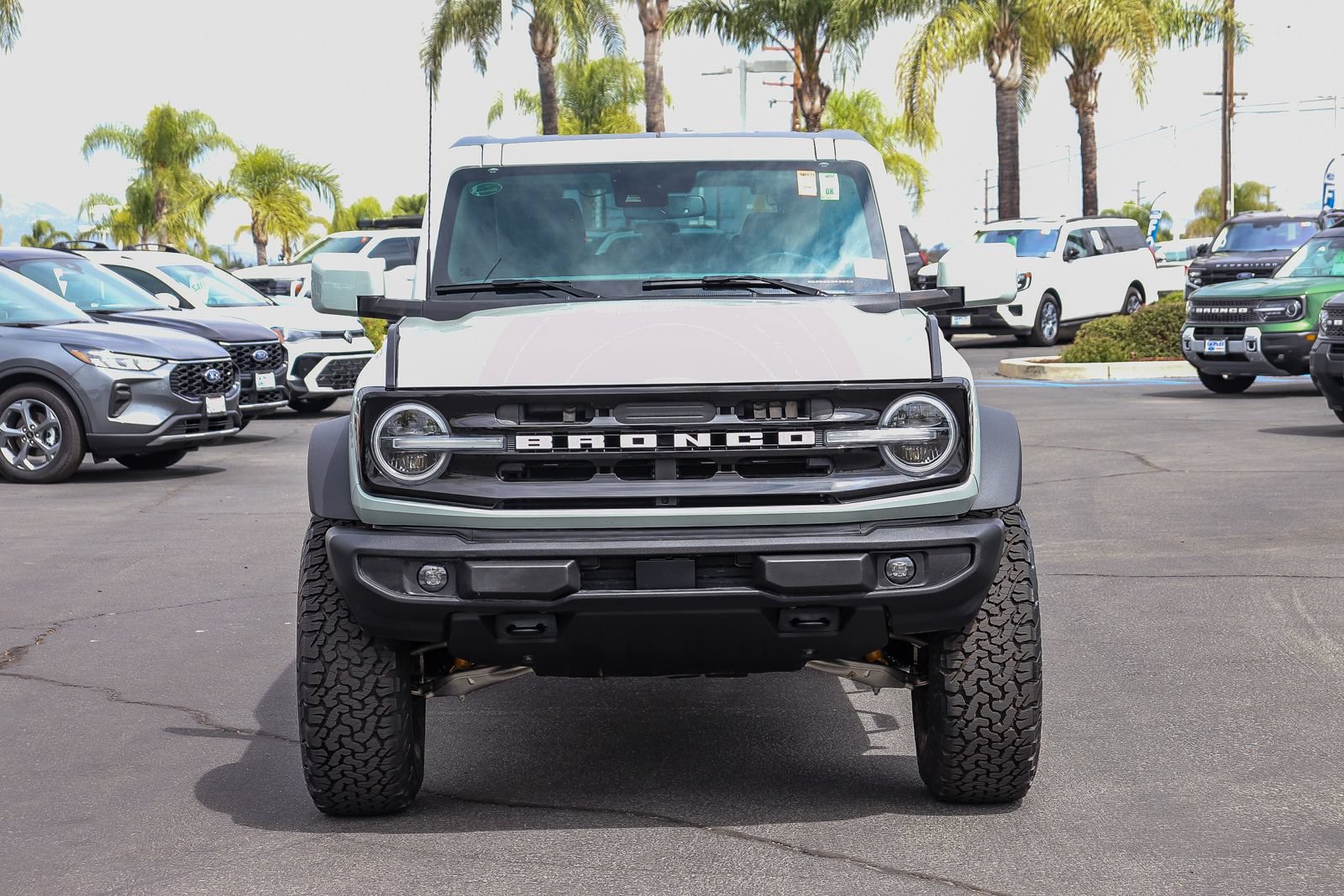 Certified 2023 Ford Bronco Outer Banks w/ Sasquatch Package AWD/4WD image 2
