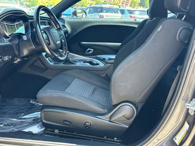 Used 2020 Dodge Challenger SXT RWD image 9