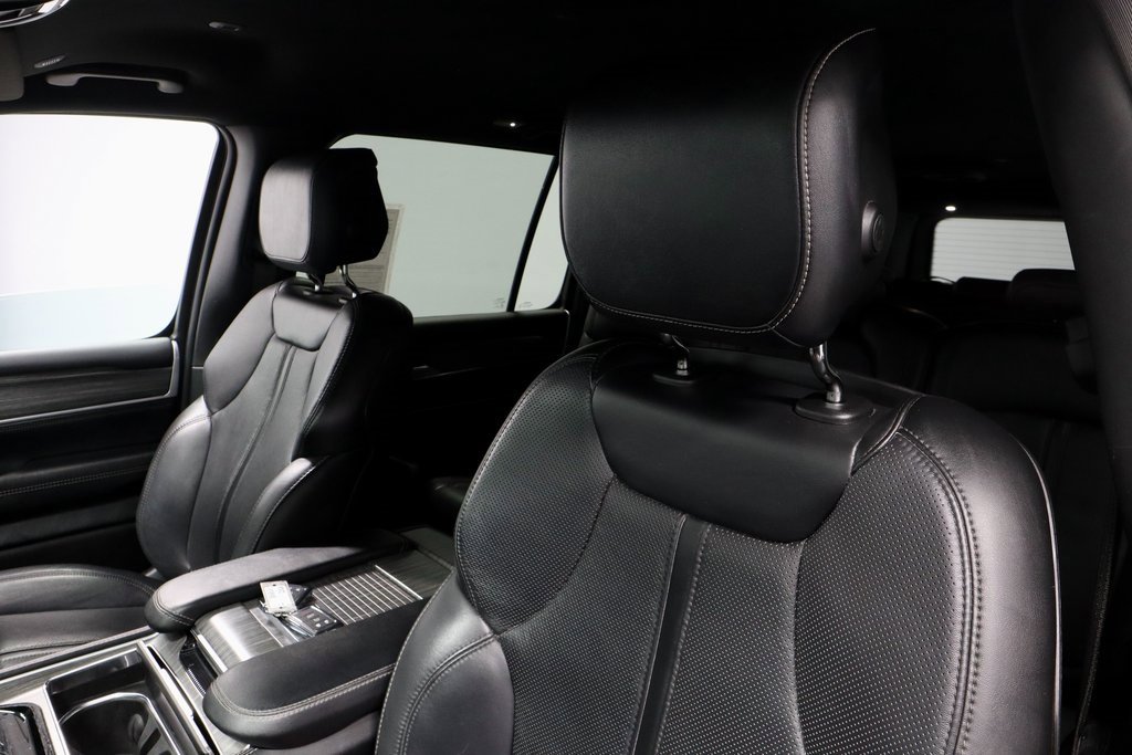 Used 2024 Jeep Wagoneer L Series II w/ Flexible Seating Group image 28