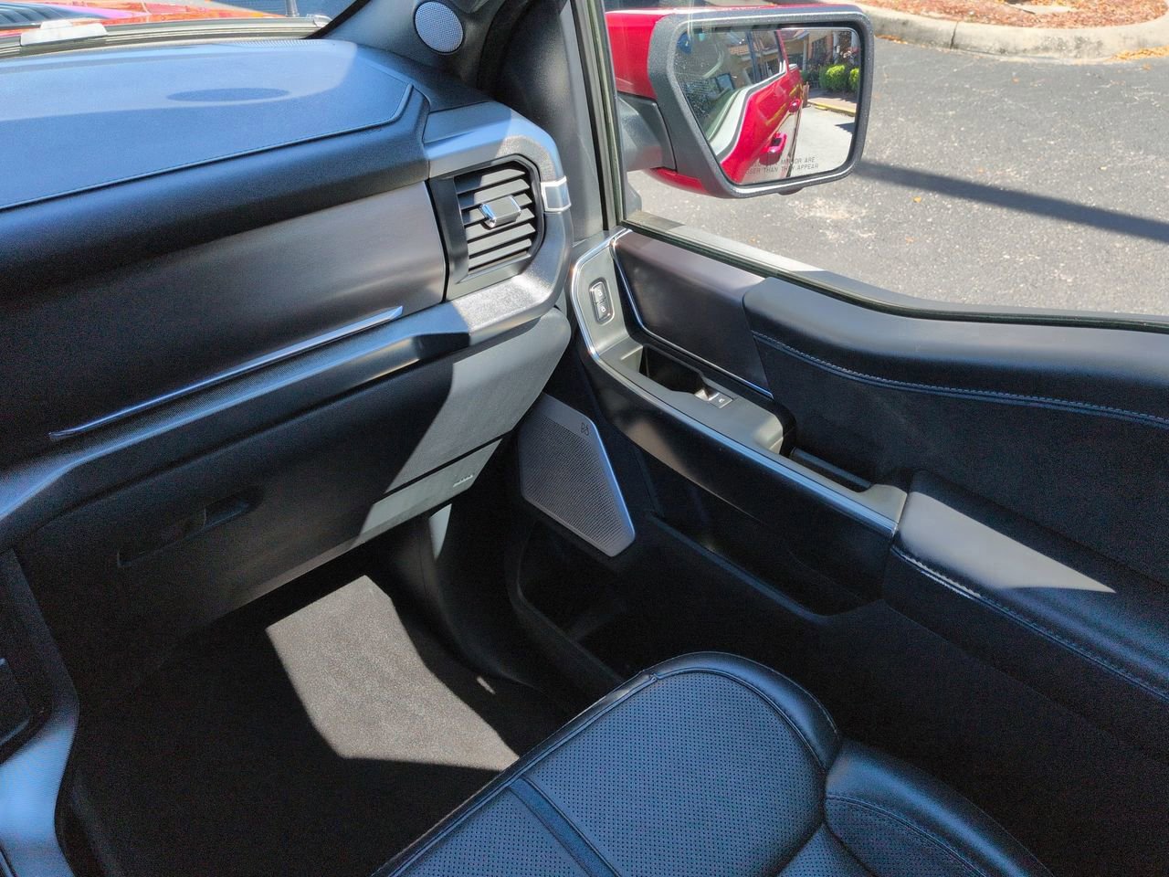 Certified 2025 Ford F150 Platinum w/ Equipment Group 702A High image 17