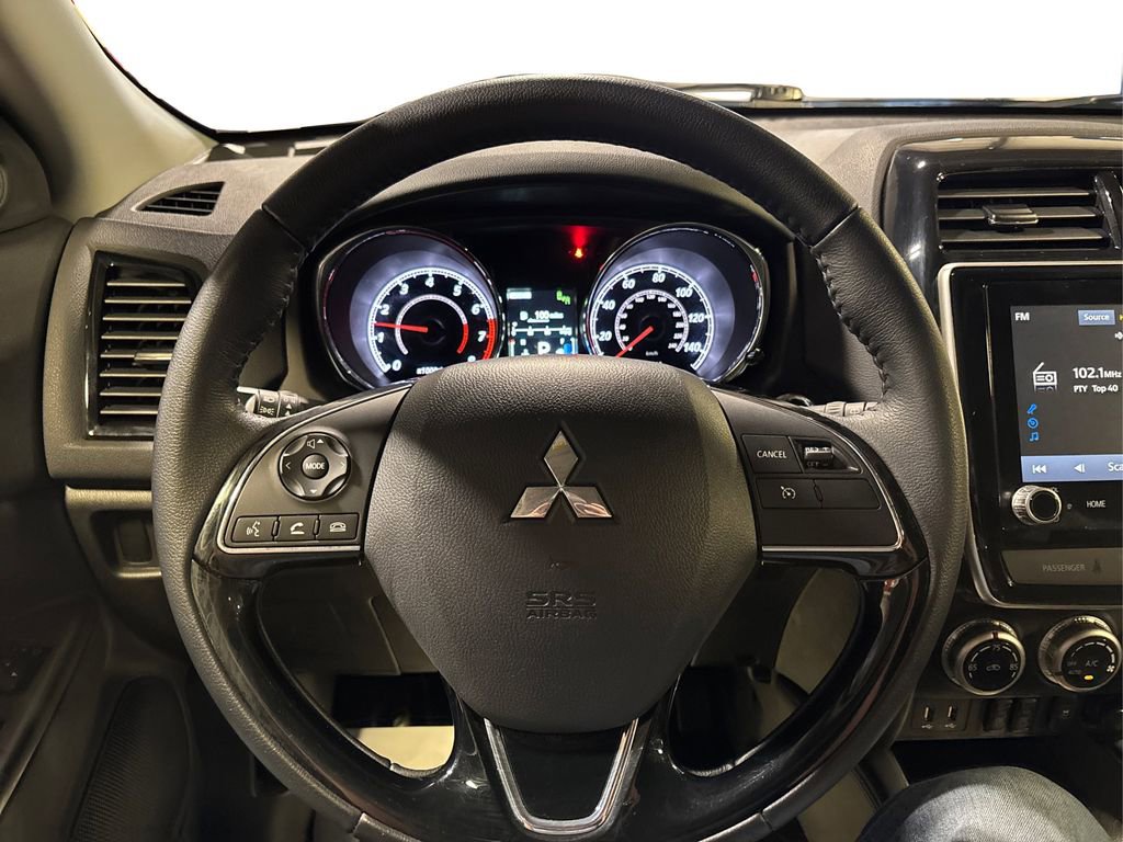 Used 2025 Mitsubishi Outlander Sport SE AWD/4WD image 28
