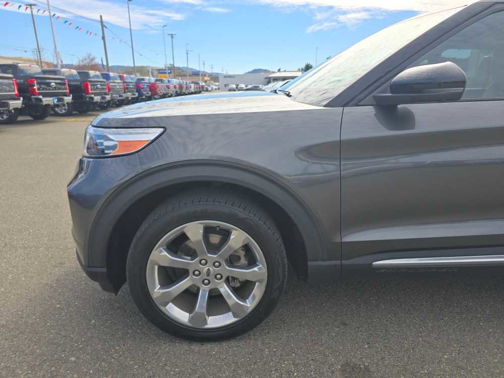 Certified 2020 Ford Explorer Platinum w/ Premium Technology Package image 19