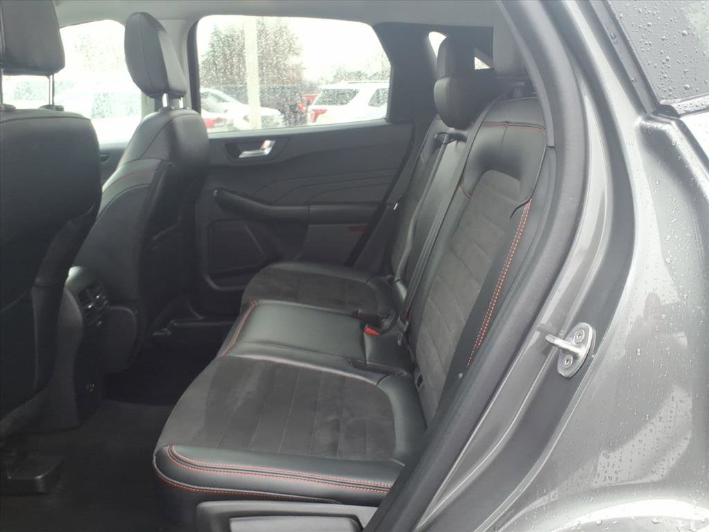 Certified 2022 Ford Escape SEL w/ SEL Stealth AWD Package image 9