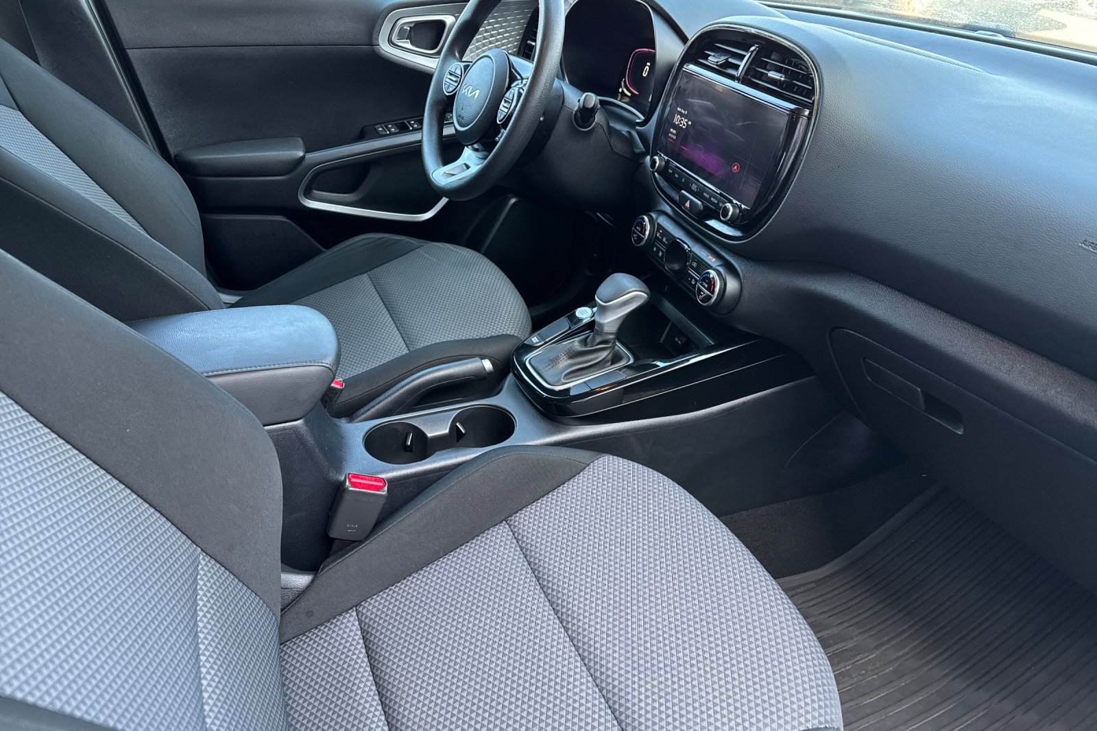 Used 2023 Kia Soul S FWD image 16