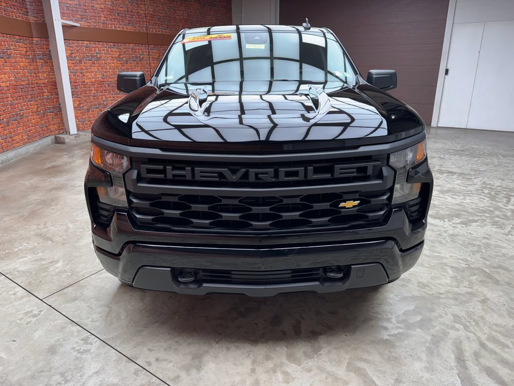 Used 2025 Chevrolet Silverado 1500 Custom w/ Turbomax Blackout Package AWD/4WD image 8