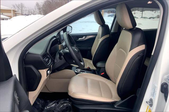 Certified 2021 Ford Escape Titanium image 8