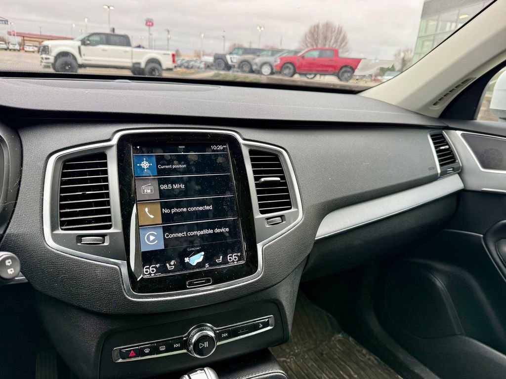 Used 2021 Volvo XC90 T5 Momentum w/ Climate Package image 15