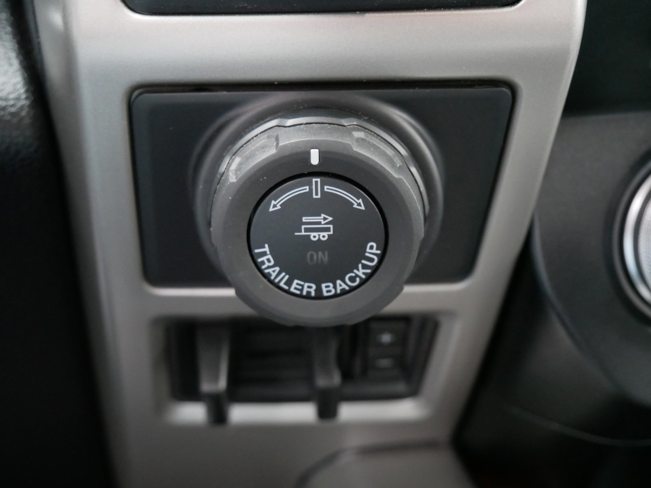 Certified 2018 Ford F150 Lariat w/ Equipment Group 502A Luxury image 31