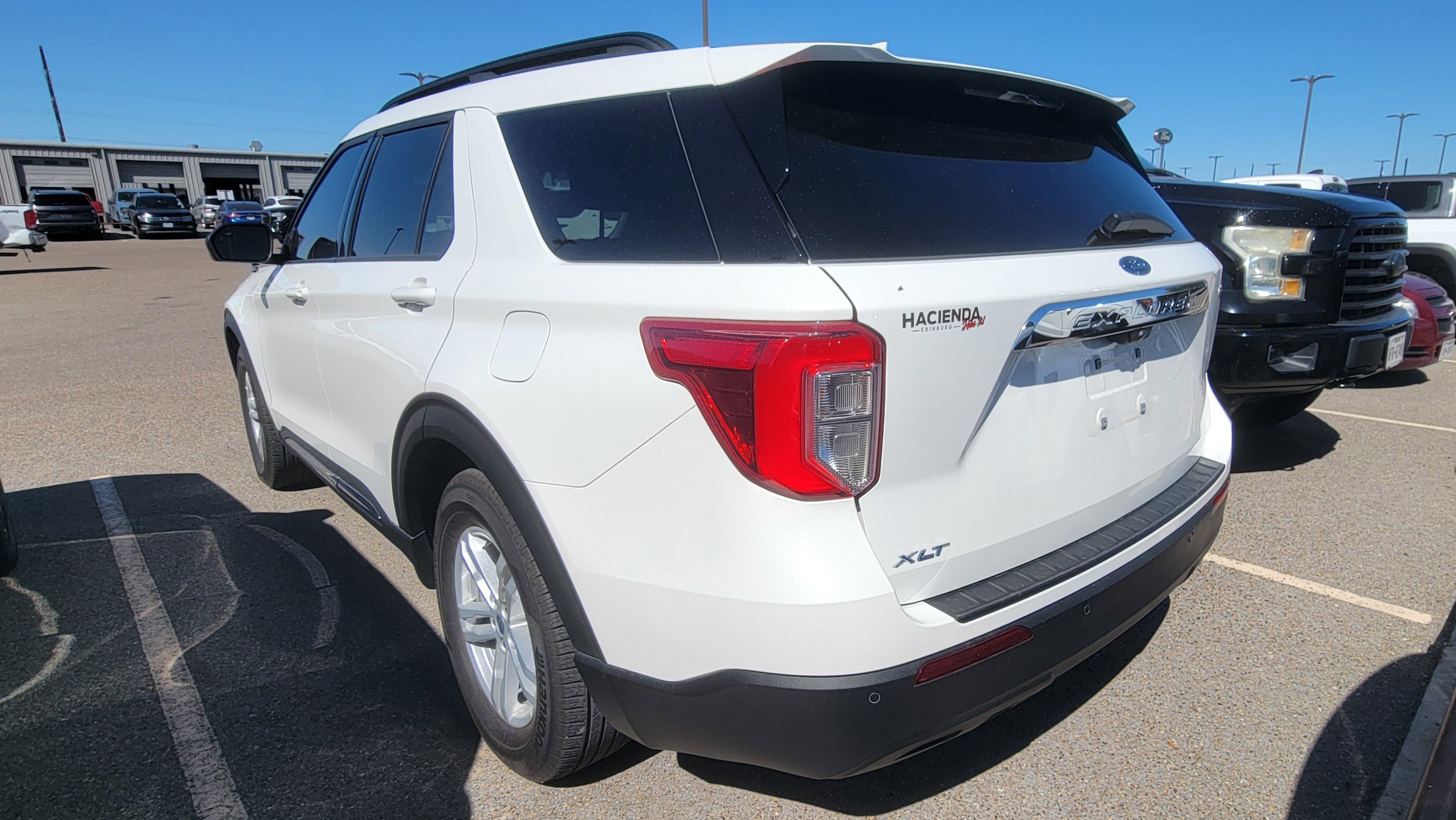 Certified 2023 Ford Explorer XLT image 5