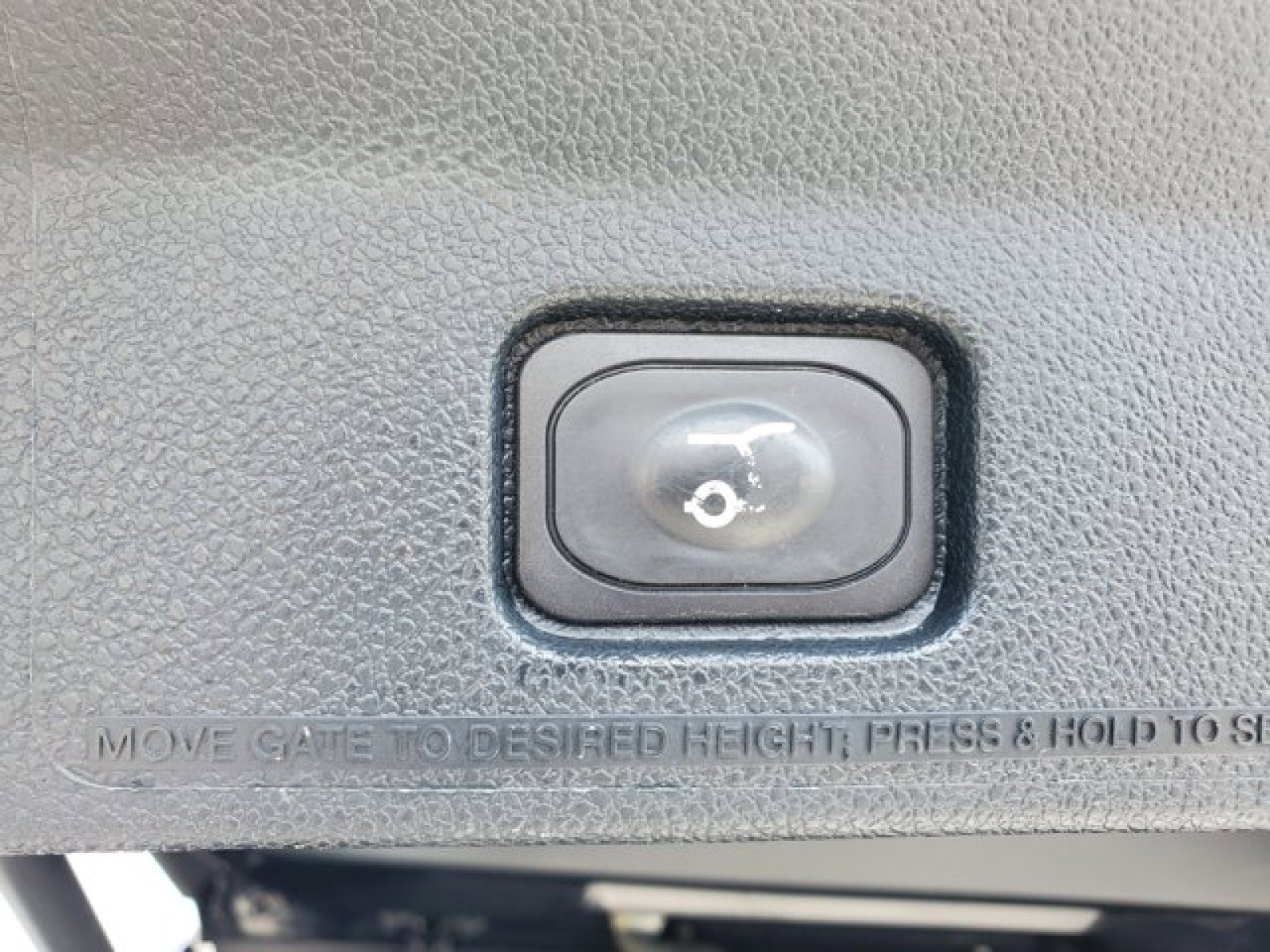 Certified 2019 Ford Explorer XLT w/ Equipment Group 202A FWD image 7