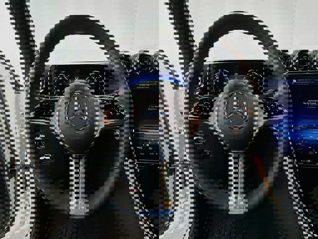 Used 2024 Mercedes-Benz GLC 300 4MATIC image 19