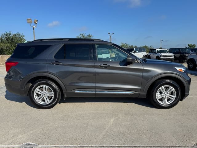 Certified 2020 Ford Explorer XLT w/ Equipment Group 202A AWD/4WD image 4