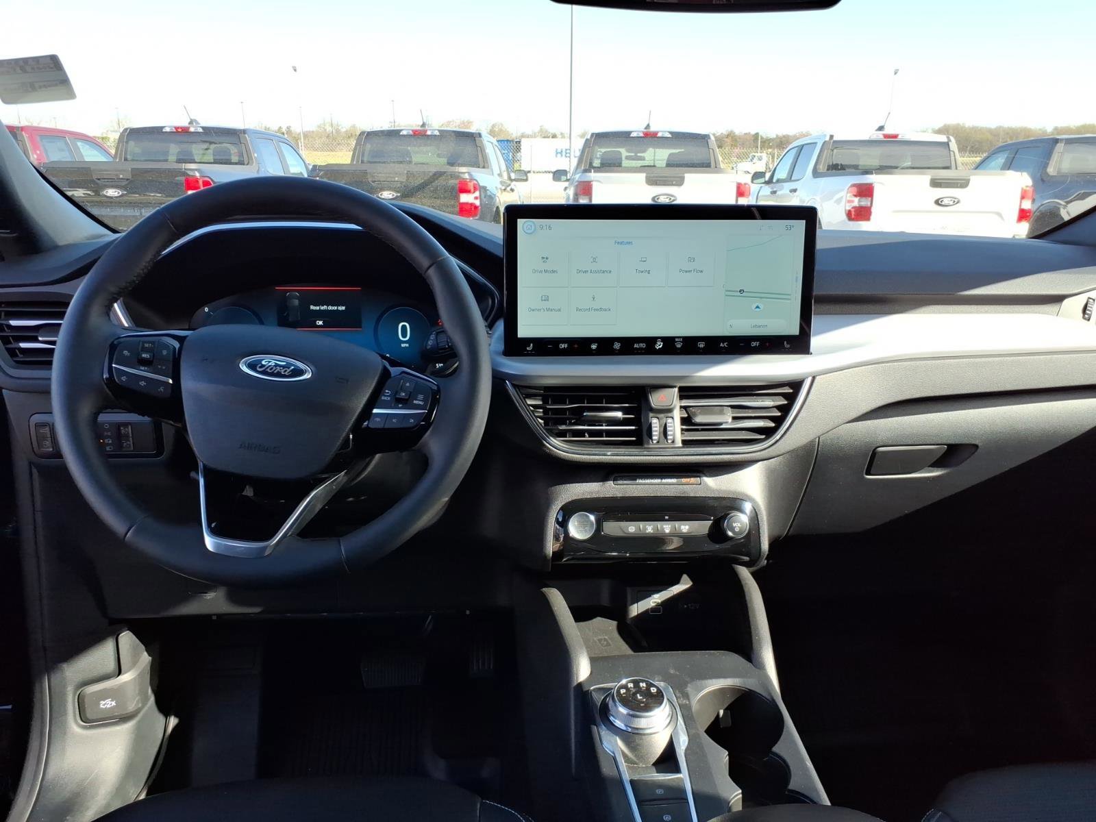 Certified 2025 Ford Escape Platinum w/ Class II Trailer Tow Package image 15