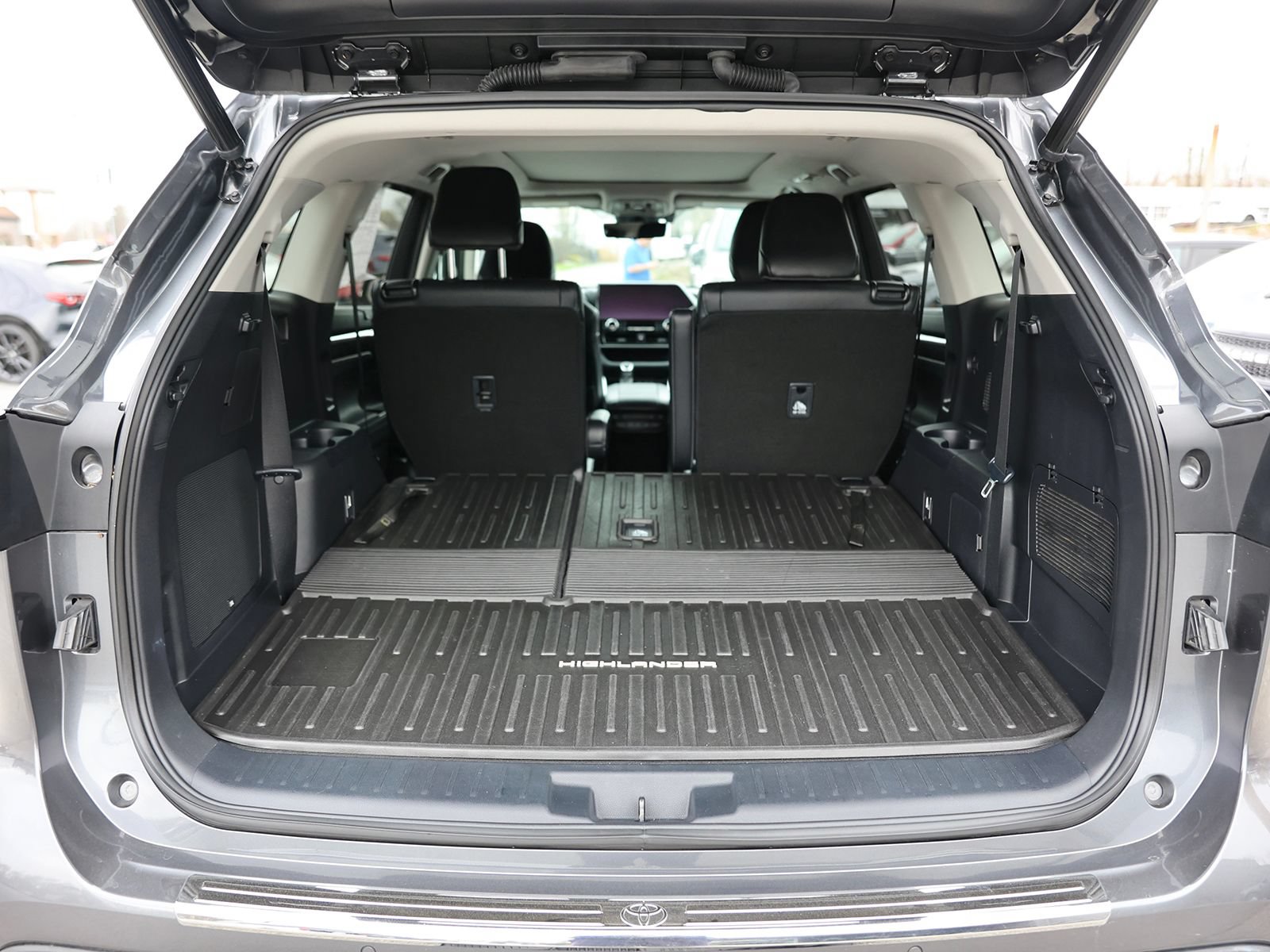 Used 2023 Toyota Highlander Platinum AWD/4WD image 13