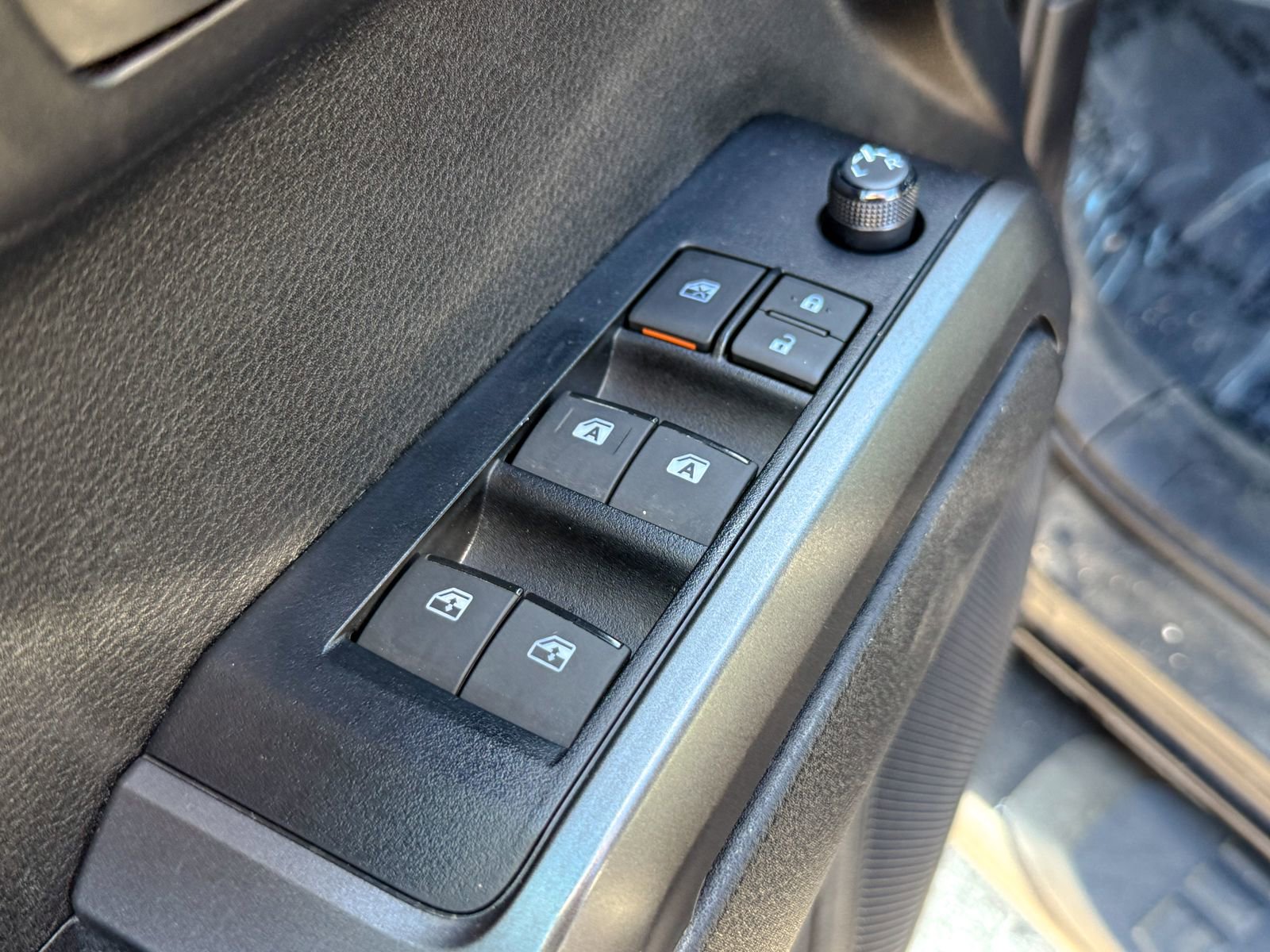 Used 2023 Toyota Tacoma TRD Sport w/ Black Out Package (TMS) image 12