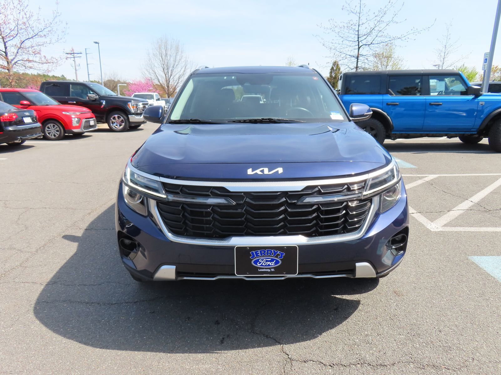 Used 2024 Kia Seltos EX image 9