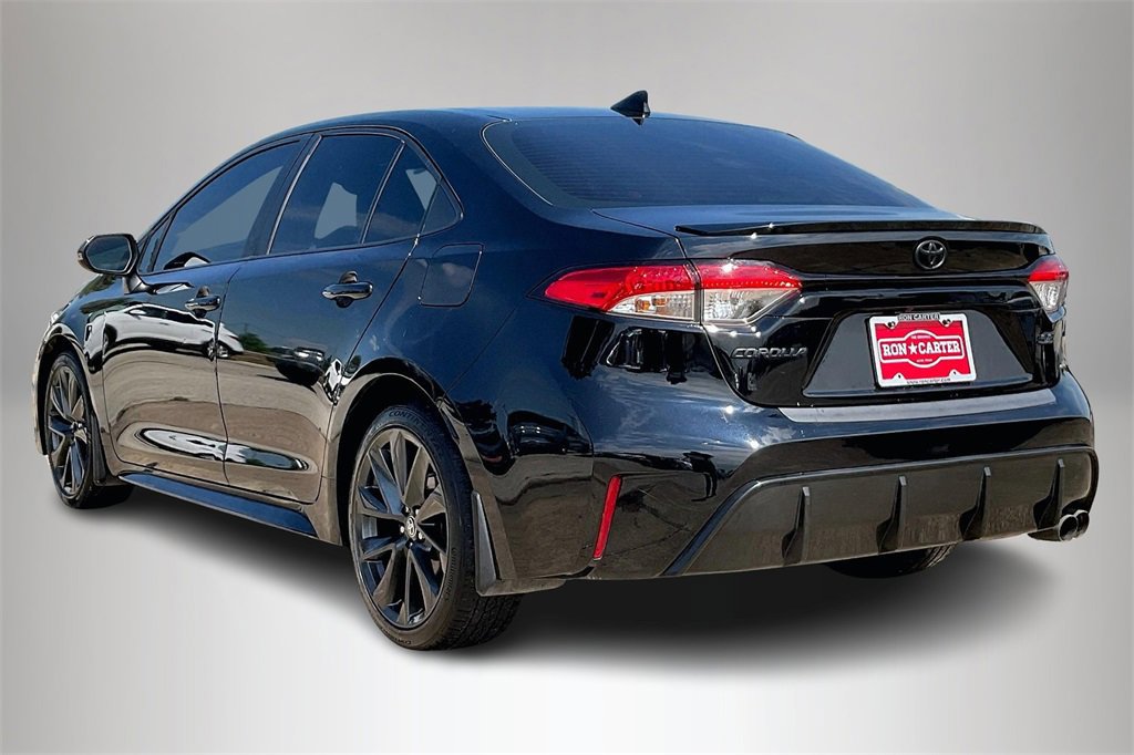 Used 2024 Toyota Corolla SE image 2