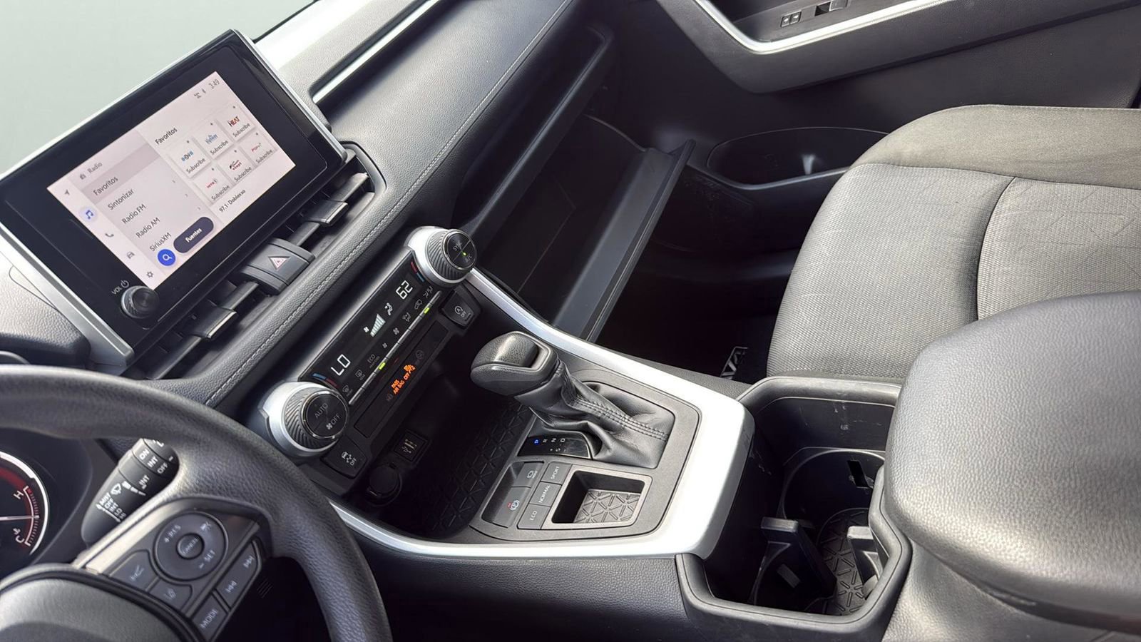 Used 2025 Toyota RAV4 XLE w/ Convenience Package image 21