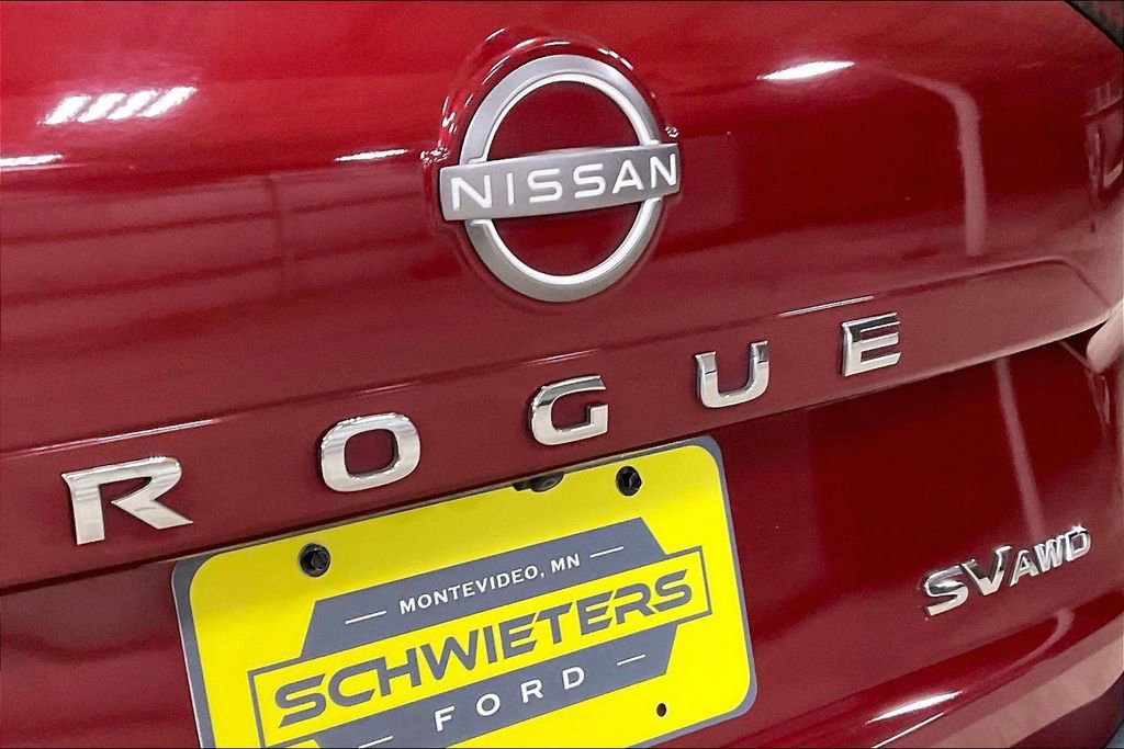 Used 2023 Nissan Rogue SV image 10