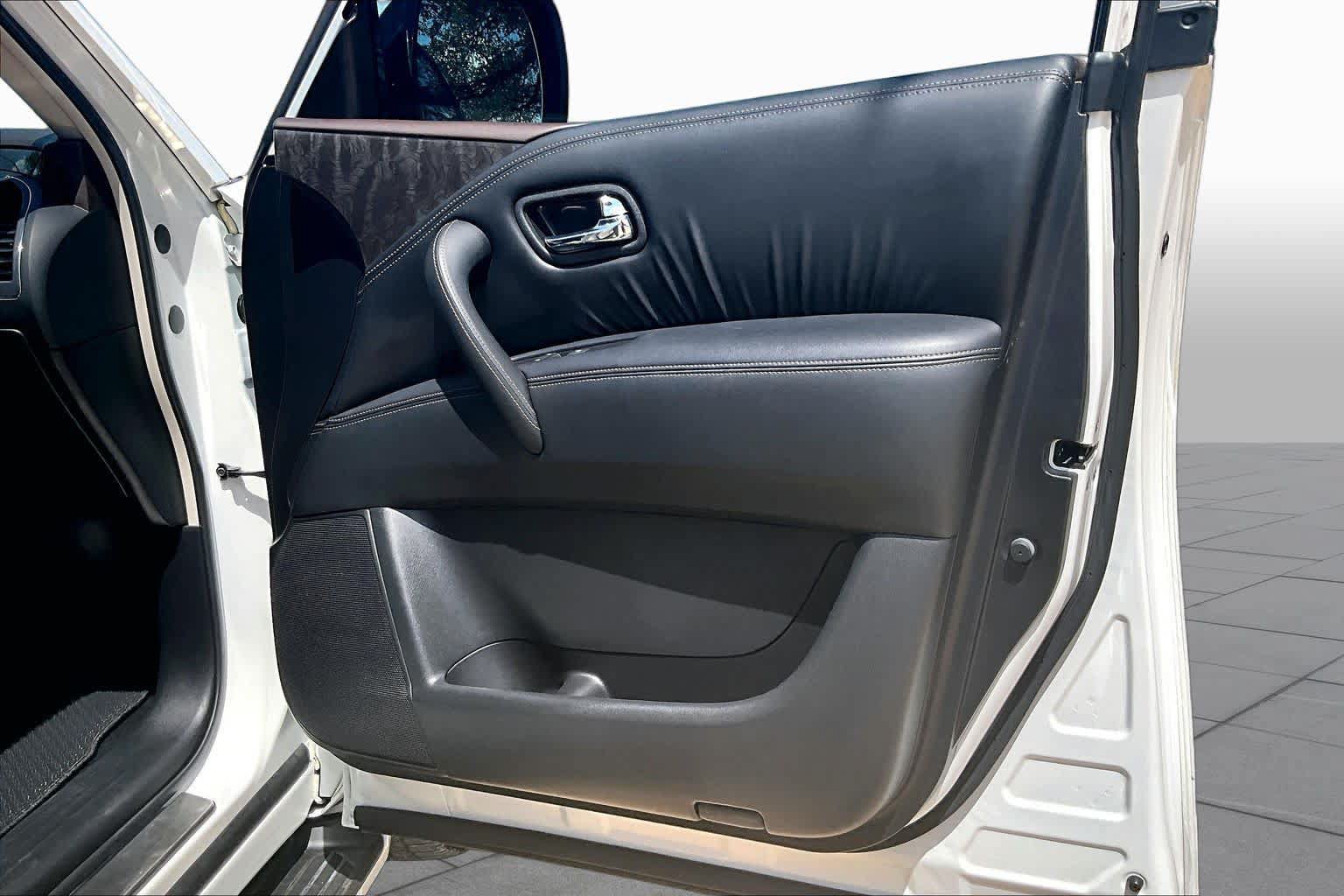 Used 2022 Nissan Armada Platinum w/ Captain's Chairs Package AWD/4WD image 23